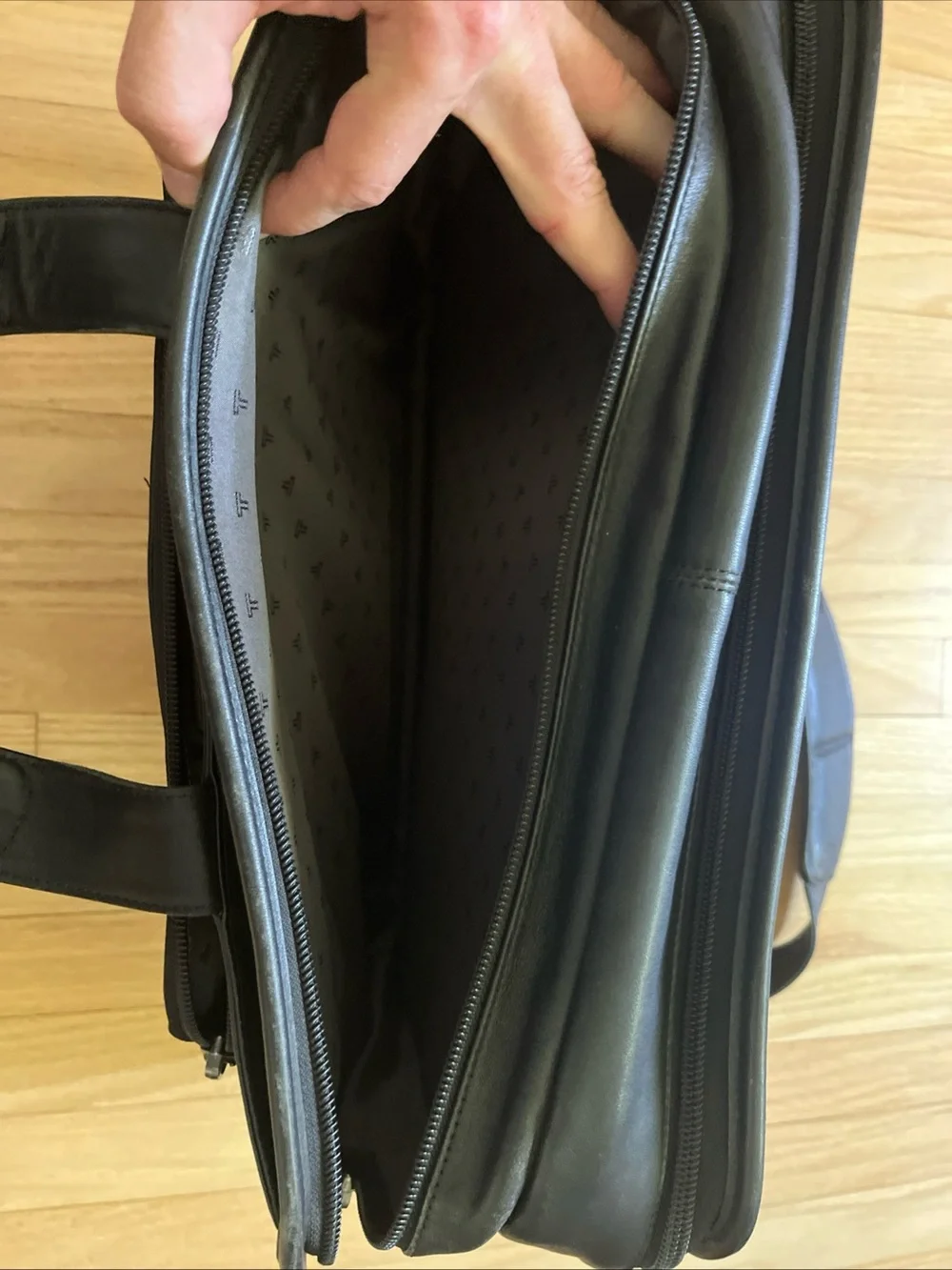 Tumi executive style